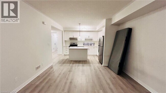 Photo - 142 Foamflower Pl