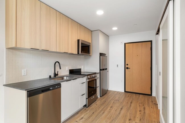 Photo - CHRONICLE: Stylish Wallingford Studios with Full Appliance Package & Premium Amenities