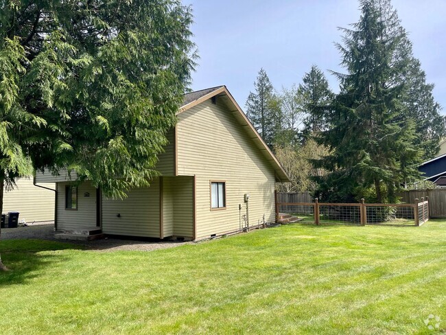 Building Photo - Bainbridge Island charmer ....delightfully... Rental