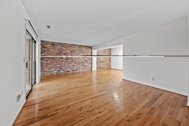 Photo - 4012 Oak St Unit 64111