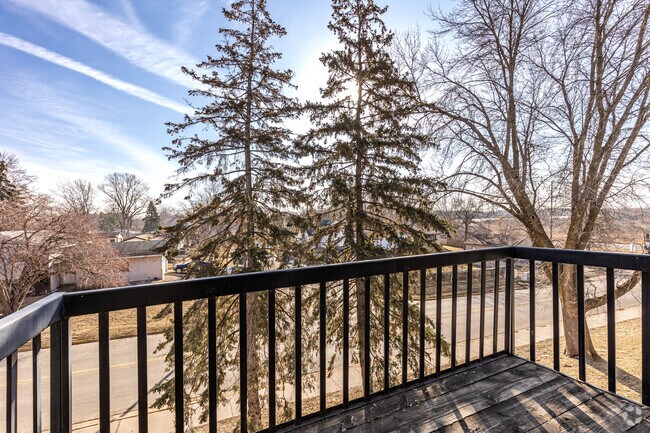 2BR, 2BA - 900SF - Balcony