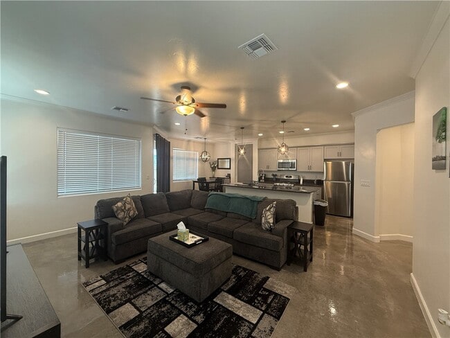 Photo - 3561 N Burbank St