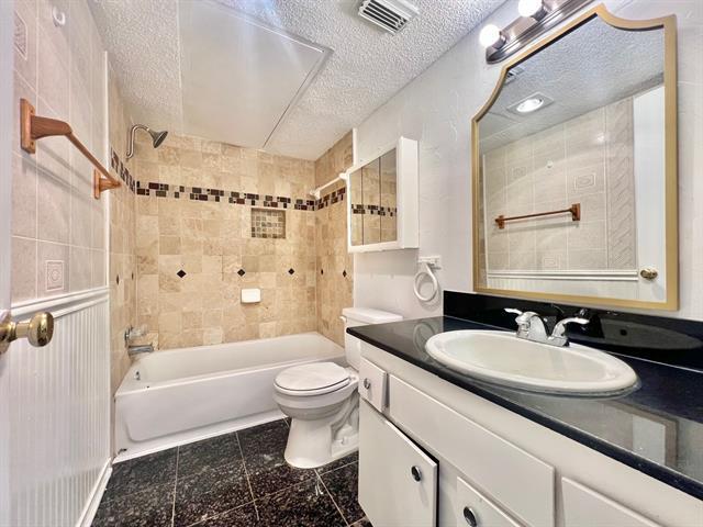 Building Photo - 2639 Via Catalina Rental