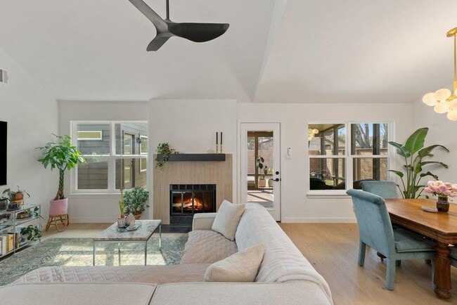 Photo - 8202 Cache Dr