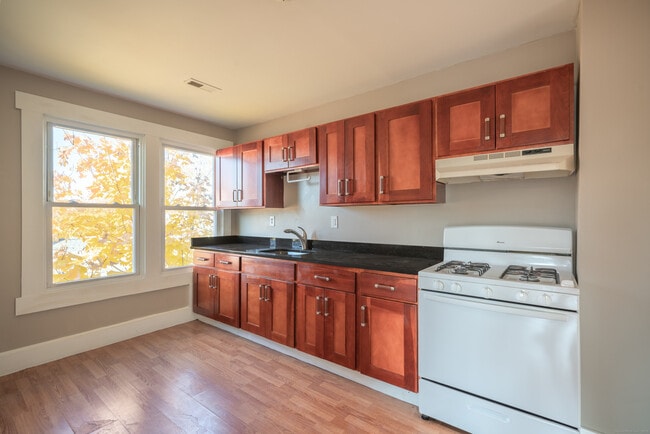 Building Photo - 759 George St Unit 3 Rental