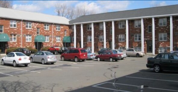 Bob's Court - Bob's Court Apartments