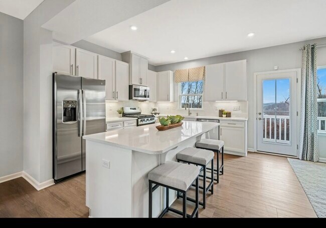 107 Leah Dr