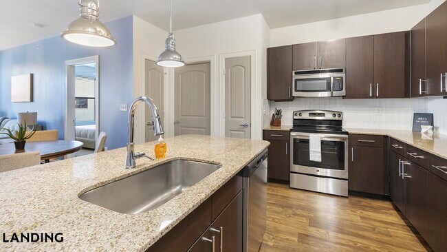 Photo - 5275 Town and Country Blvd Unidad 1427