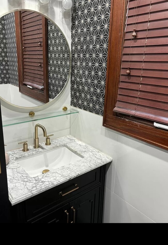 Photo - 8337 Charlecote Rdg