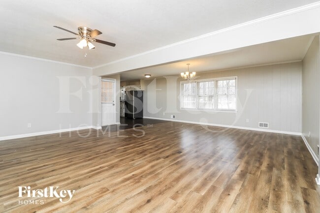 Photo - 581 Carlouetta Rd