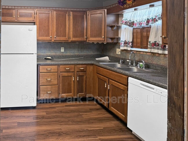 Photo - 3232 Milford Rd