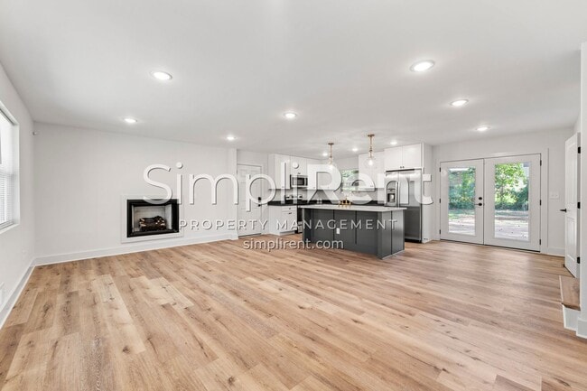 Photo - Newly Renovated 4/2.5 Home For Rent / First Month Free!