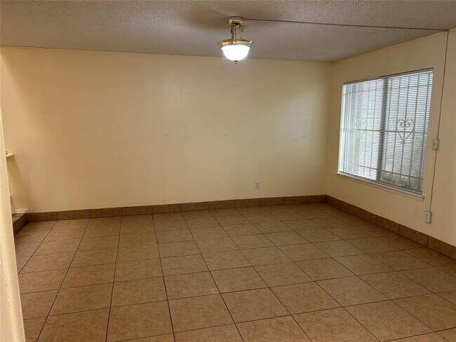 Photo - 12560 Newbrook Dr