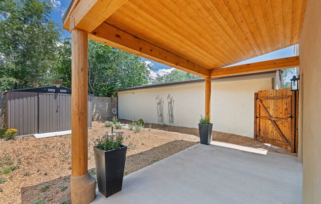 Building Photo - 1707 Espinacitas St Unit B