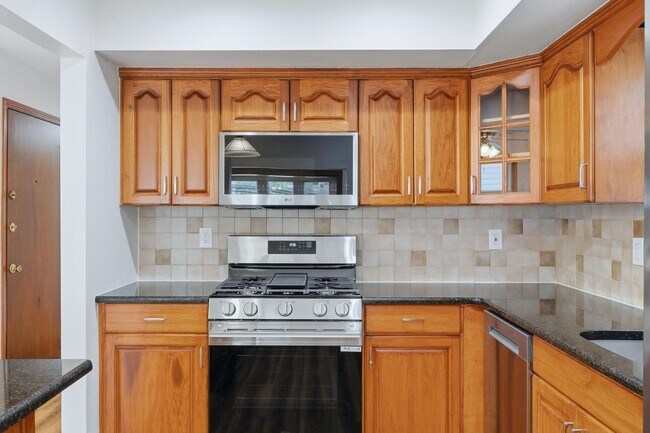 Photo - 1151 51st St