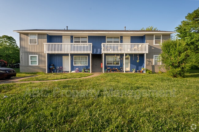Building Photo - 1604 Juniper Cir Unit C Rental