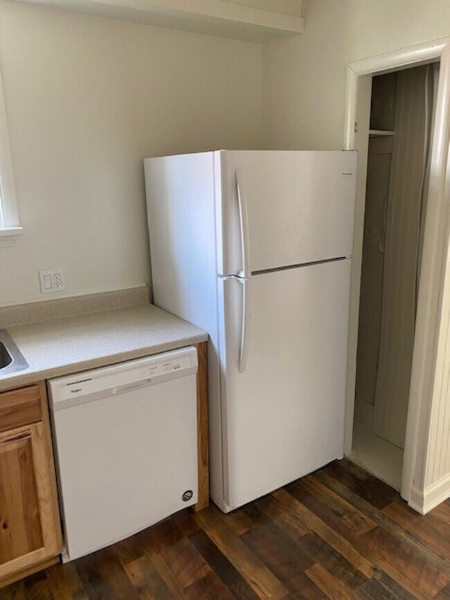 Photo - 27 8th Ave W Unit 1