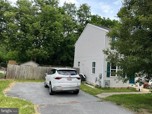 Photo - 241 Merrbaugh Dr