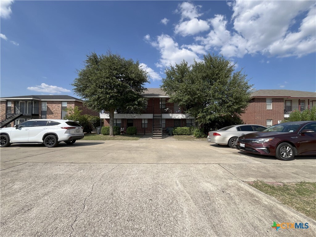Photo - 1103 Circle M Dr Unit B