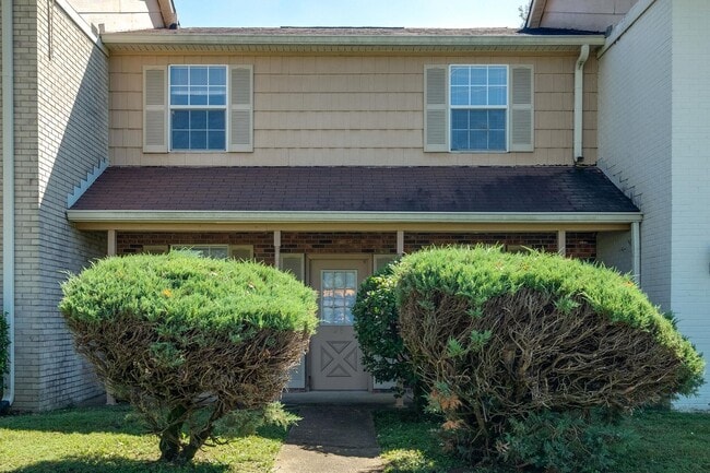 Building Photo - 1301 Neelys Bend Rd