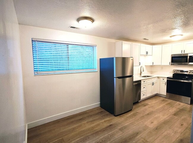 Photo - 2 BD 1 Bath Condo Remodeled Through-Out