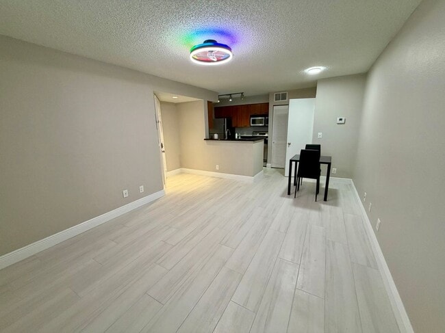 Photo - 2900 S University Dr