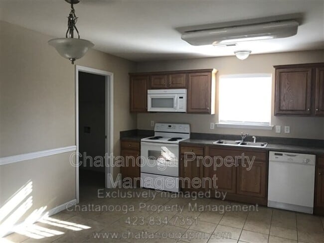 Photo - 402 Cedar Creek Dr