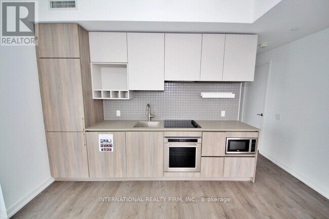 Photo - 950 Portage Pkwy Unit 5702