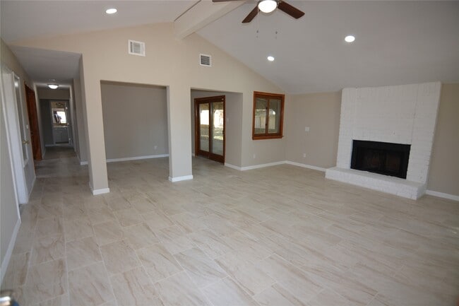 Photo - 906 Arrow Lake Dr