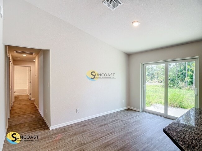 Photo - 10466 Carnegie Ave