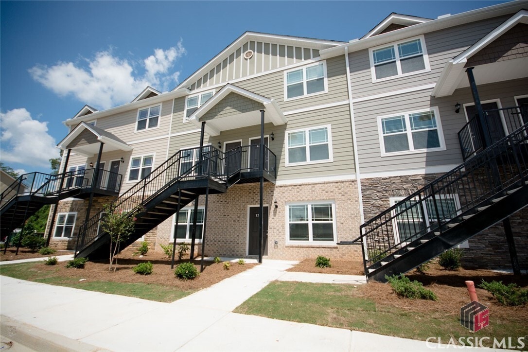 Photo - 232 Epps Bridge Rd Townhome