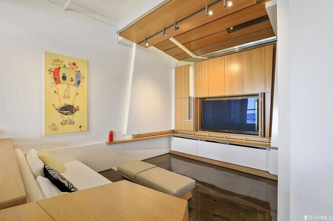 Photo - 2 Mint Plaza Unidad 502