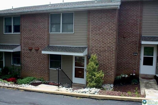 Building Photo - 419 Spring St Rental