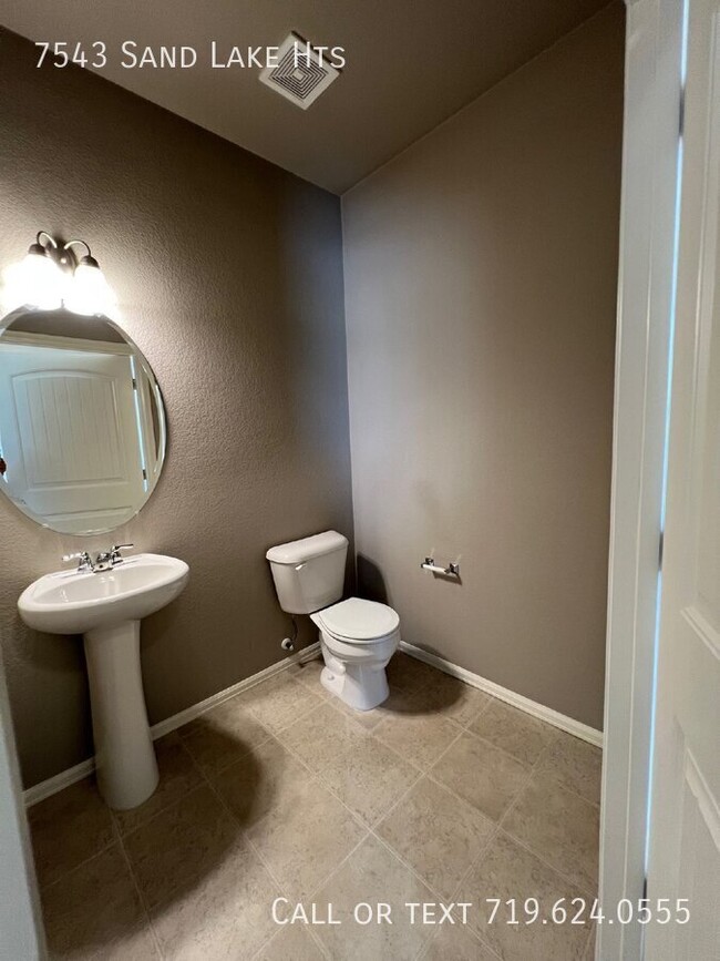 Photo - 7543 Sand Lake Heights