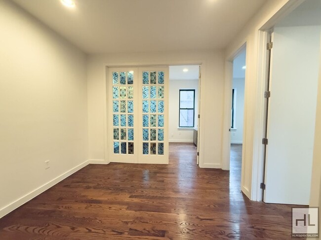 Building Photo - EASTERN PARKWAY / Spacious Crown Heights 3...