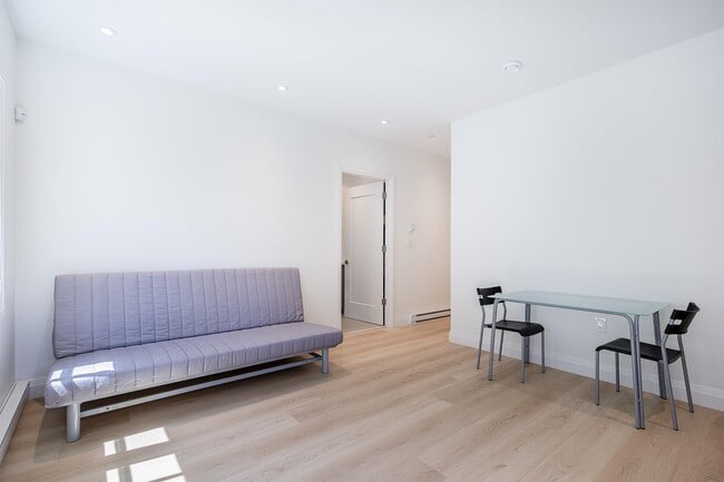 Photo - 3887 W 15th Ave