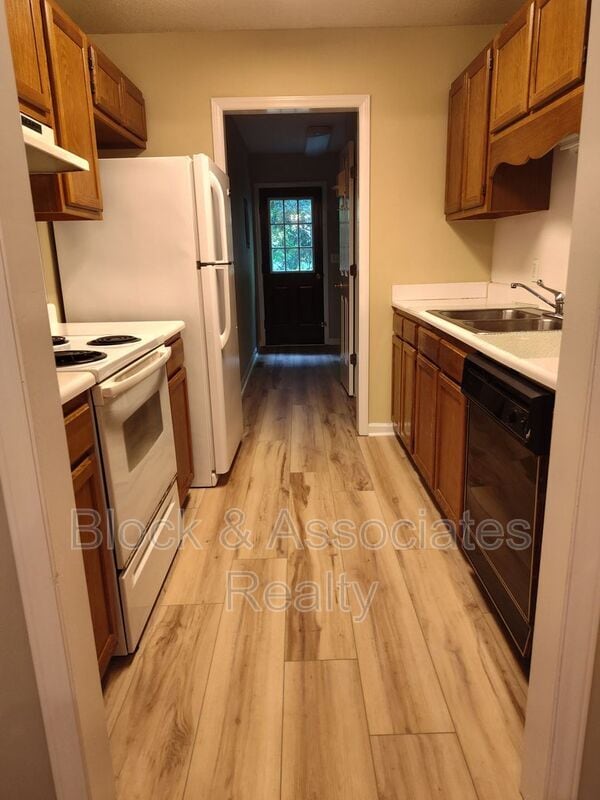 Photo - 1228 Winslow Ave