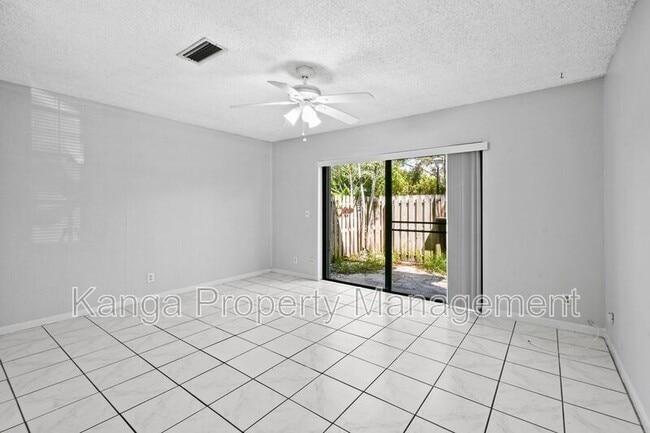 Photo - 408 N Cypress Dr Unit #5