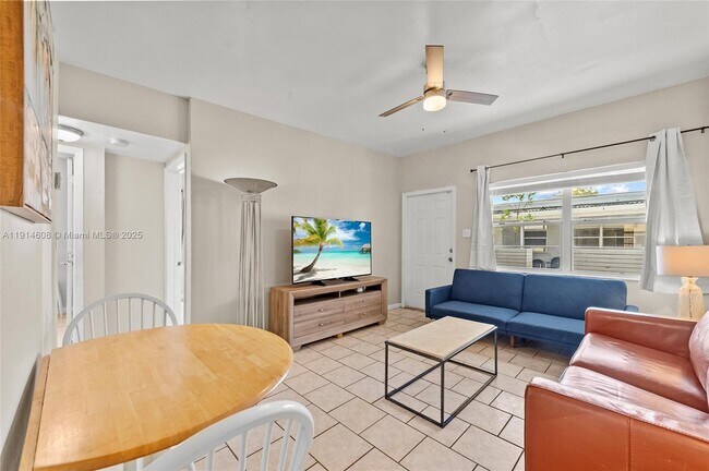 Photo - 1127 NE 5th Ave Unit 4