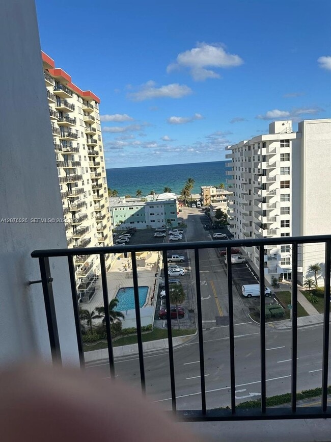 Building Photo - 1400 S Ocean Dr Unit 1008