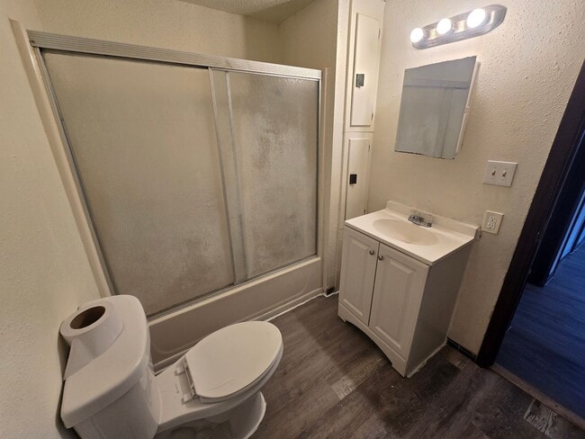 Photo - 410 W 3rd St Unit 3