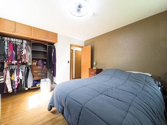 Photo - 525 Maple Ln