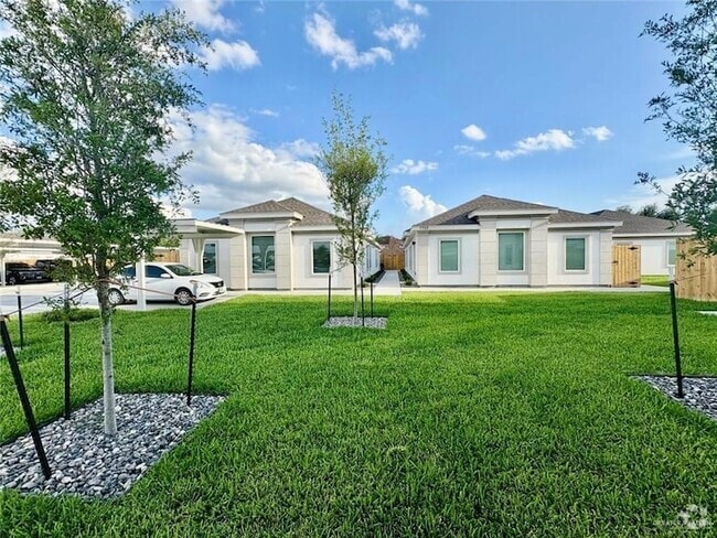 Building Photo - 7703 N 58th Ln Unit 3 Rental