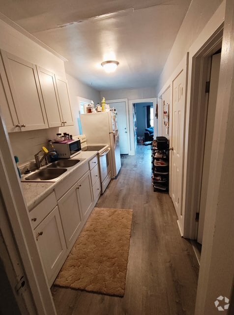 Building Photo - 617 N Appleton St Unit Upper Rental
