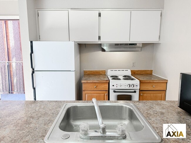 Building Photo - 1200 College Ave Unit 106