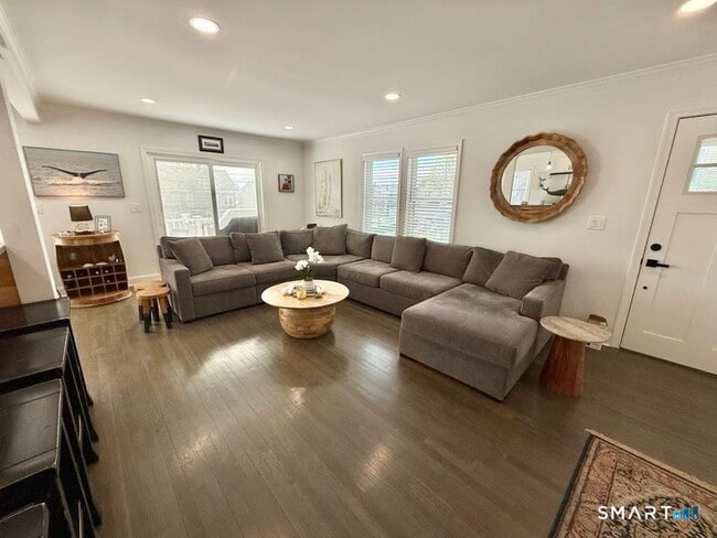 39 Edgefield Ave