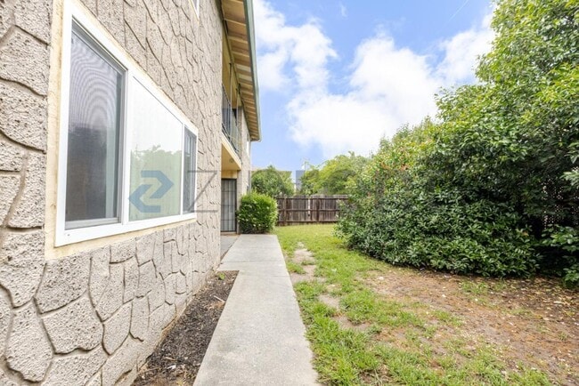 Photo - 4561 Ashcroft Ave