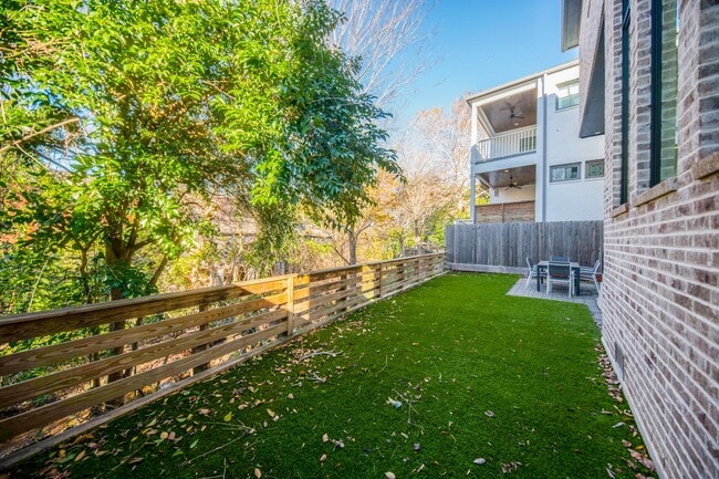 Photo - 2501 Julian St