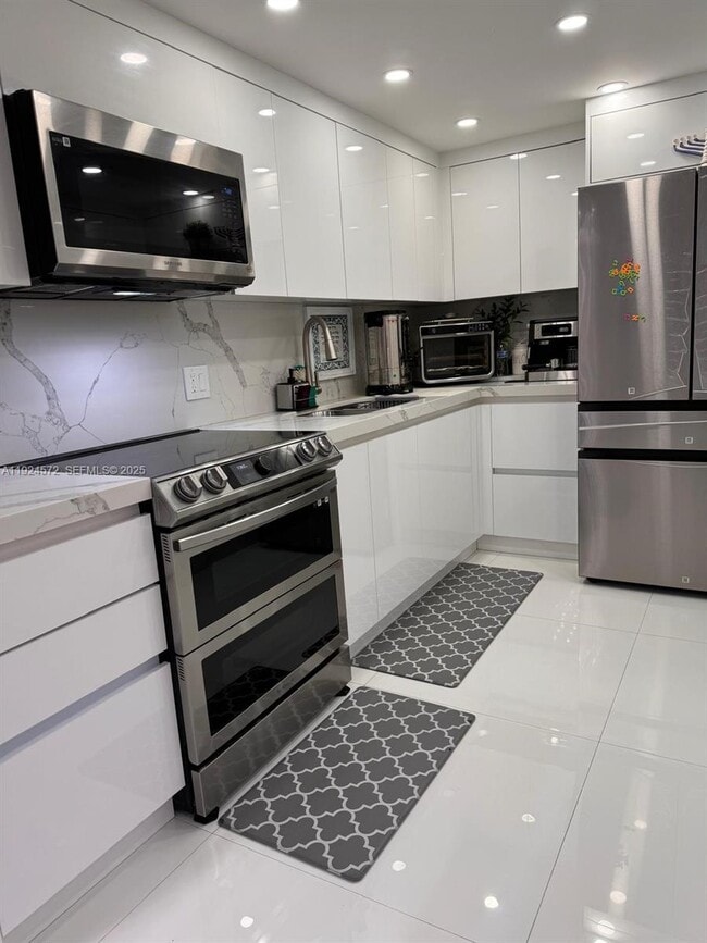 Photo - 3800 S Ocean Dr Unit 311