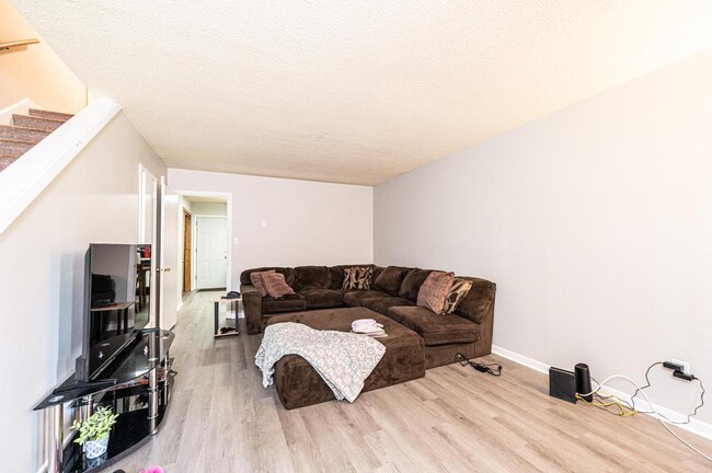 Photo - 236 Park Ln